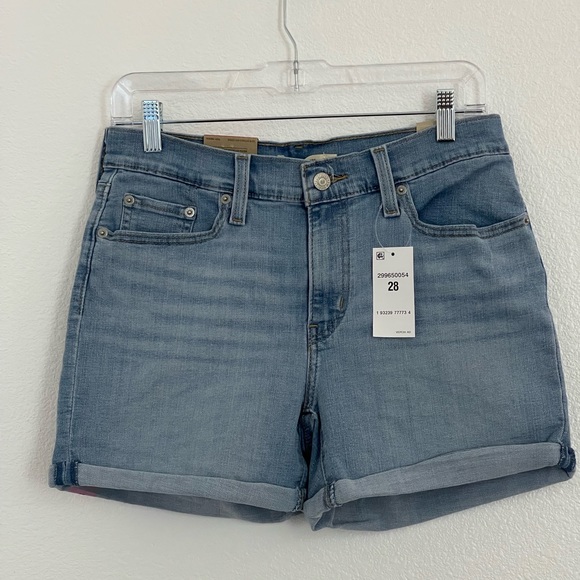 Levi's Pants - NWT Women’s Levi’s Mid-Length Shorts